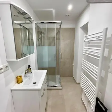 Daire Moderne Stadtwohnung Naehe Stadthalle Graz