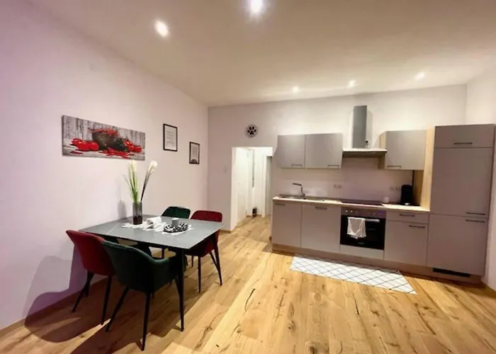 Moderne Stadtwohnung Naehe Stadthalle