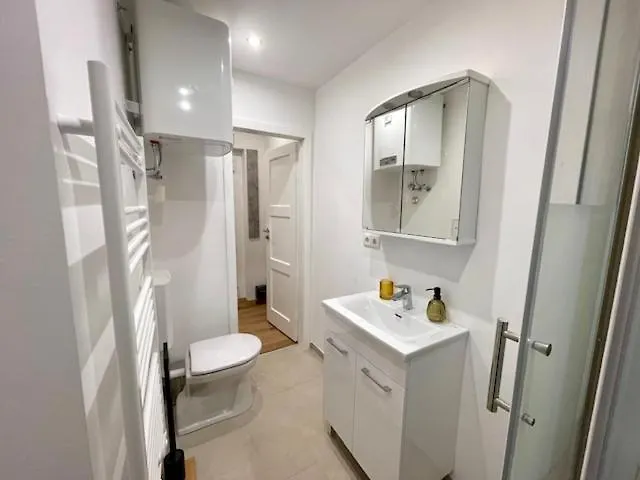 Moderne Stadtwohnung Naehe Stadthalle Apartman